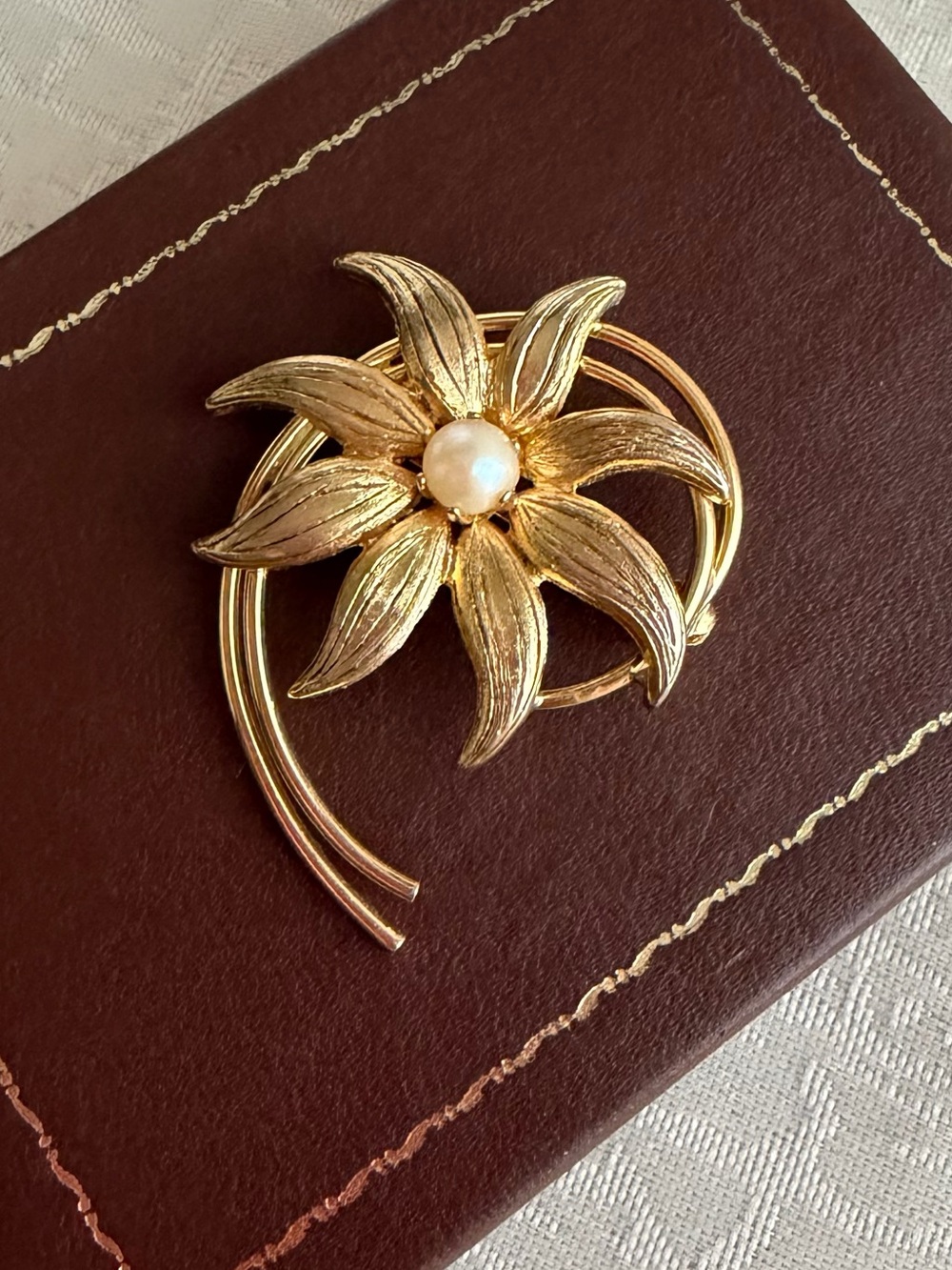 Brooks Gold Floral Pearl Center Brooch - Women's Jewelry